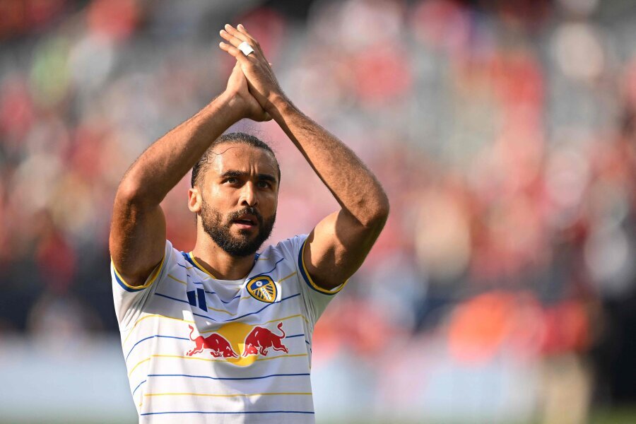 Liverpool lost a 2-goal lead against Leeds in friendly match during the second half.