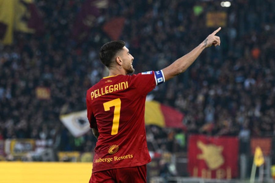 "Longtime Roma” player L. Pellegrini will stay at this club for another year.