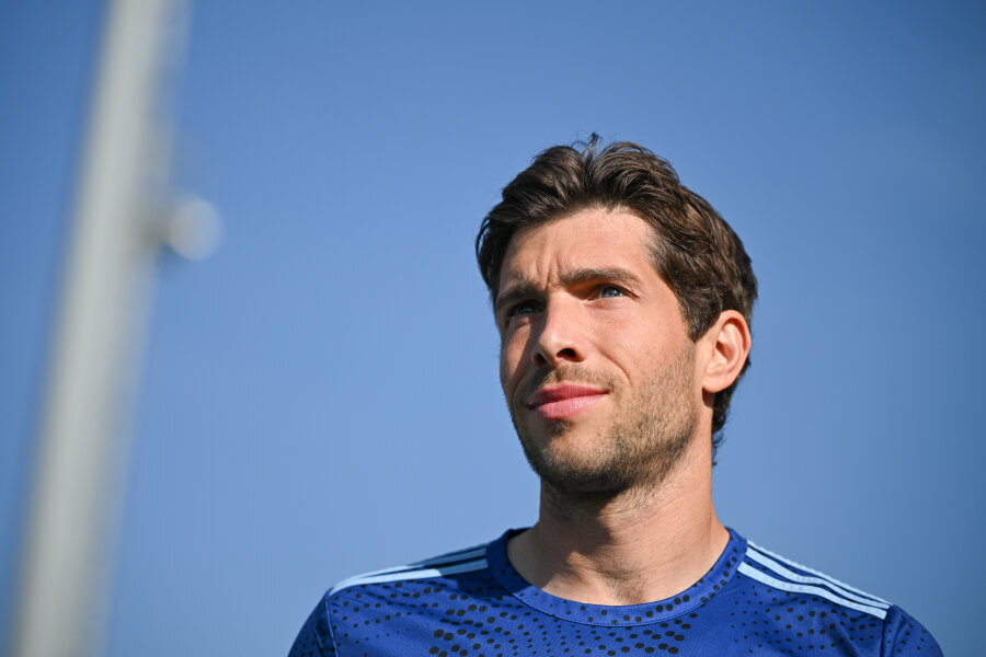 Former long-time Barcelona player S. Roberto is approaching a move to MLS.
