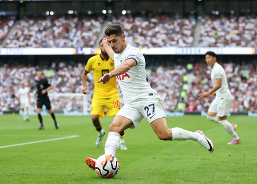 M. Solomon will leave Tottenham after three years and join West Ham club.