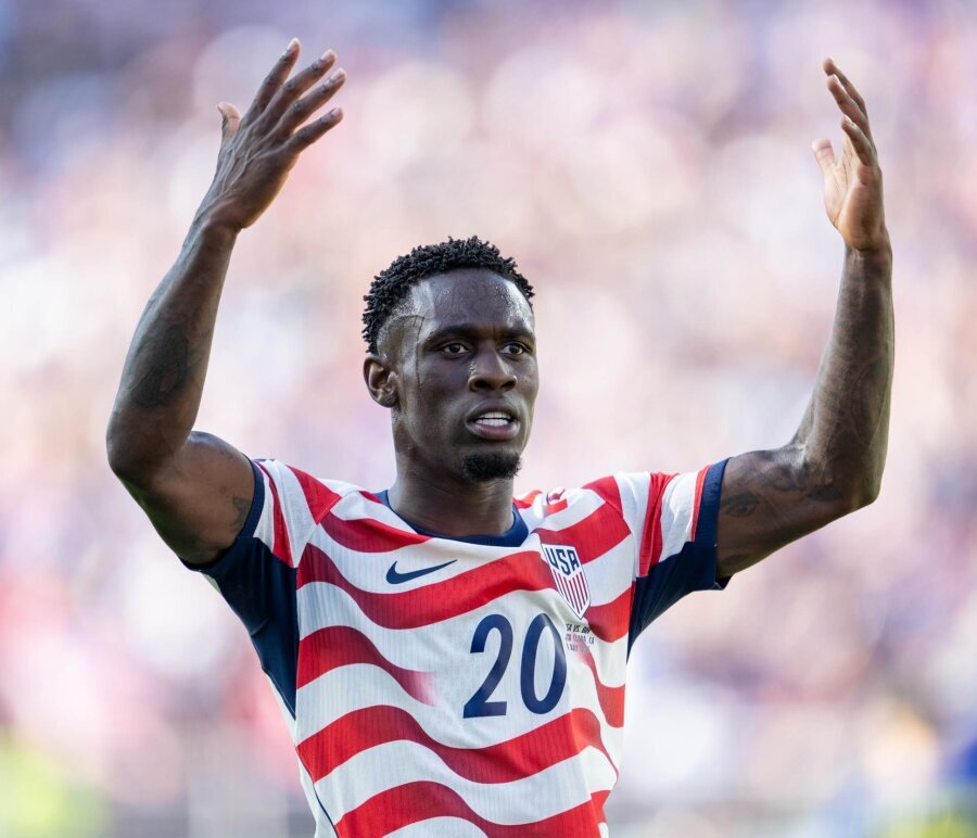 Everton will add one of the leaders of the USA national team
