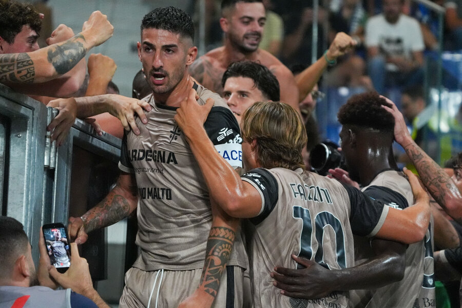 Cagliari, starting the season excellently, defeated the Atalanta club.