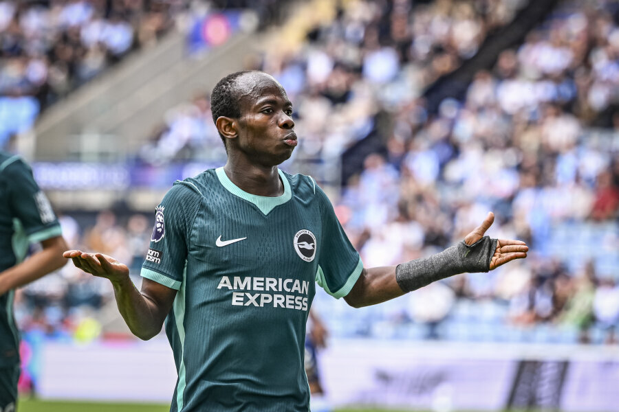 Brighton crushed the 'Coventry City' team returning to the Premier League in away match