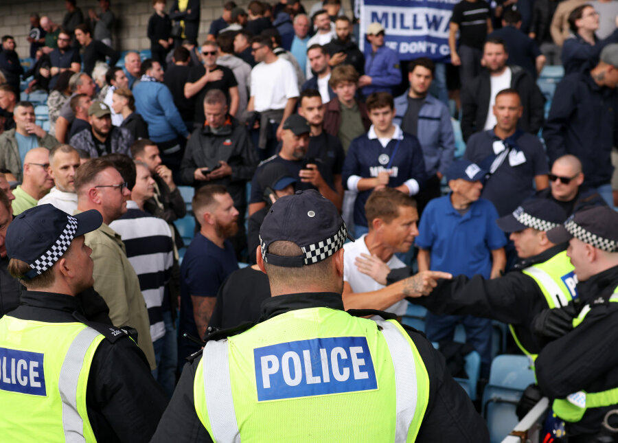 In the historic 'Millwall' and 'West Ham' derby – fierce draw and police trap for fans