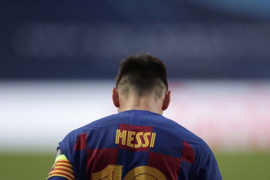 Barcelona president J. Laporta revealed how L. Messi will be honored.
