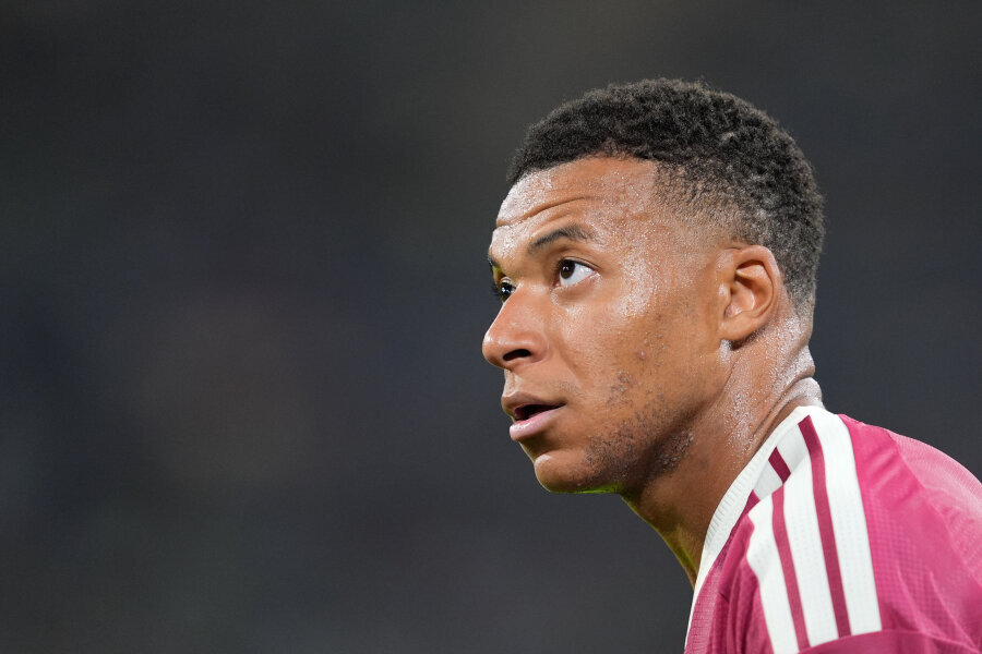 K. Mbappe: If I won the 'Ballon d'Or', I would dedicate it to Africa.