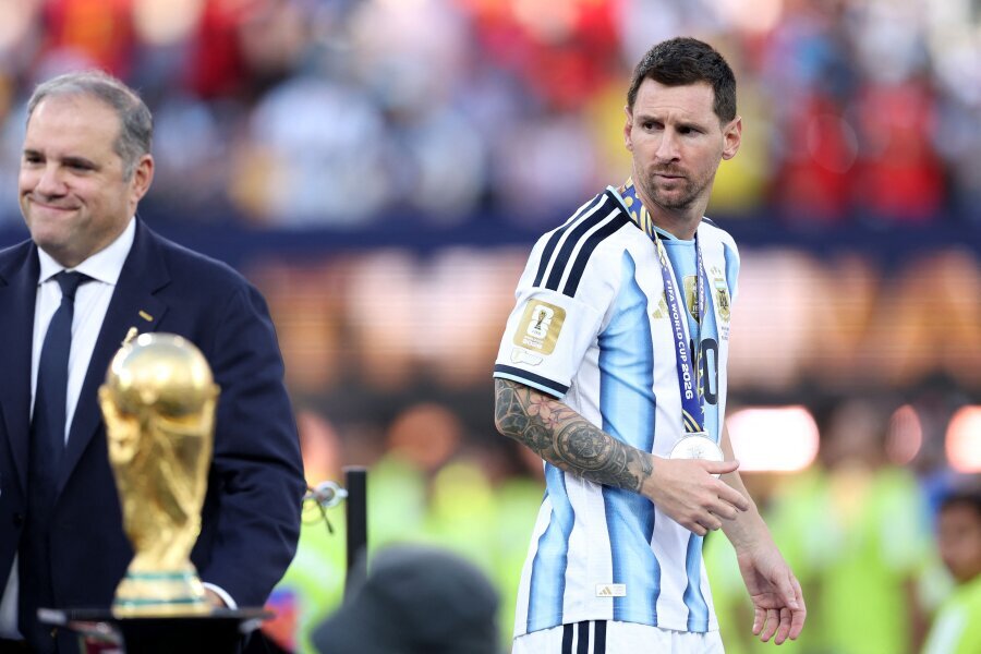 L. Yamalis: 'L. Messi and Rodri have their arguments for the Ballon d'Or award'