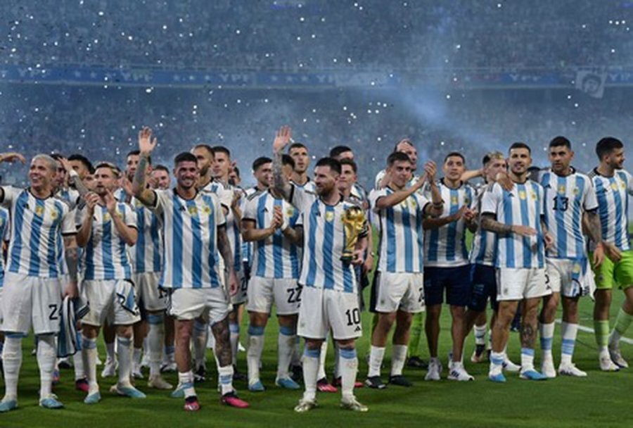 From Painful Debut to World Champion Title: L. Messi Bids Farewell to the National Team