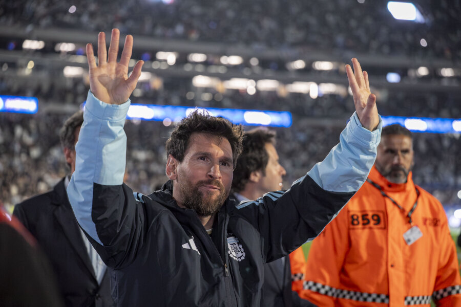 F. Mastantuono didn't hold back on beautiful words for L. Messi