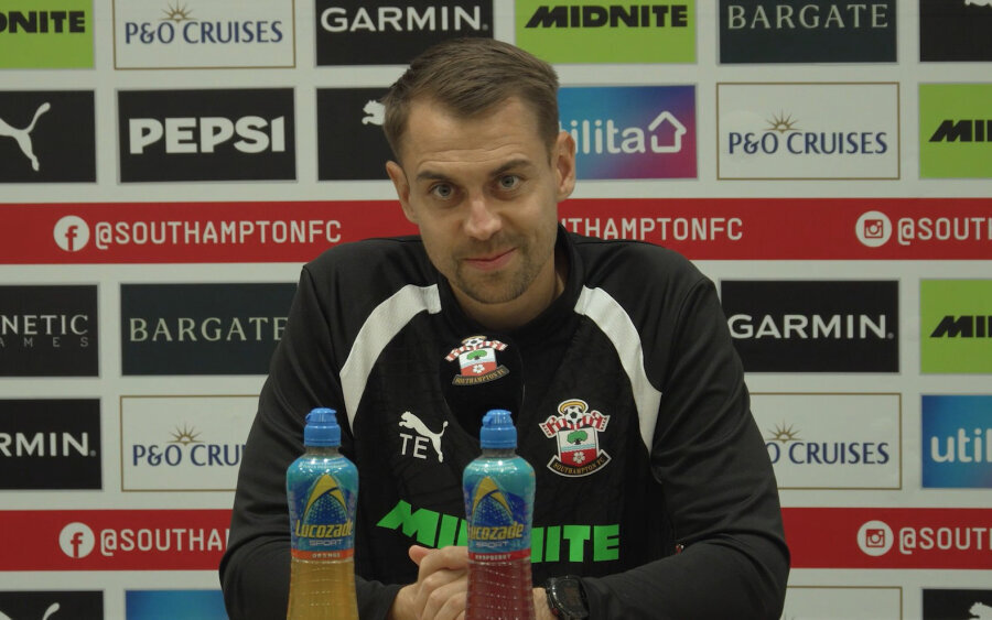 Southampton coach banned for six weeks due to spying