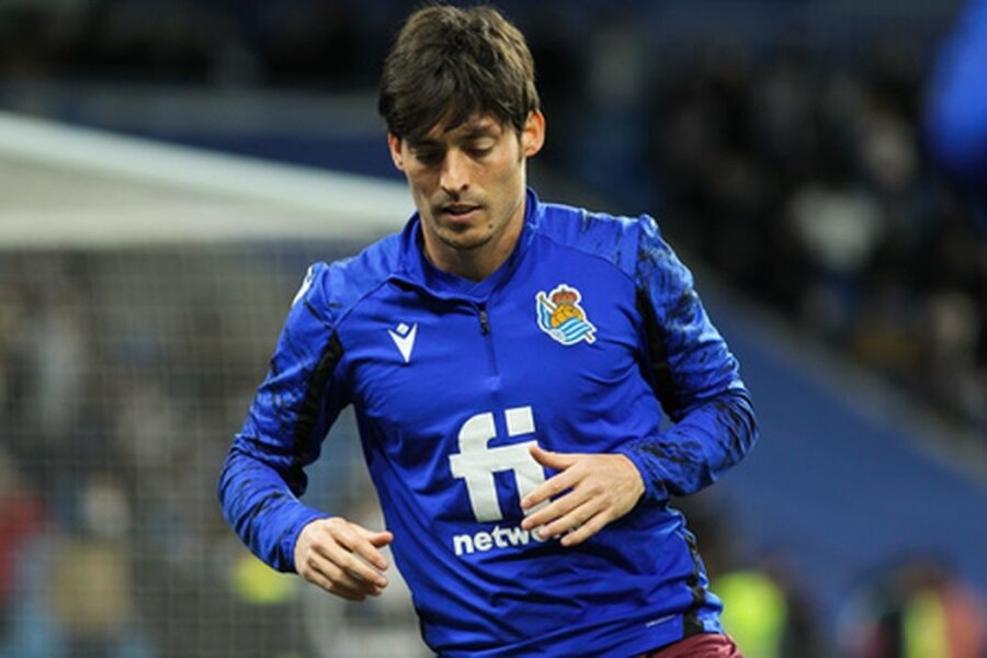D. Silva returns to the path of a professional player