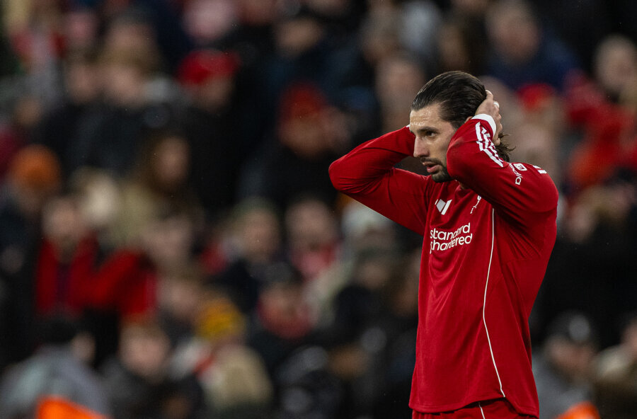 Liverpool star D. Szoboszlai suffered a muscle injury.
