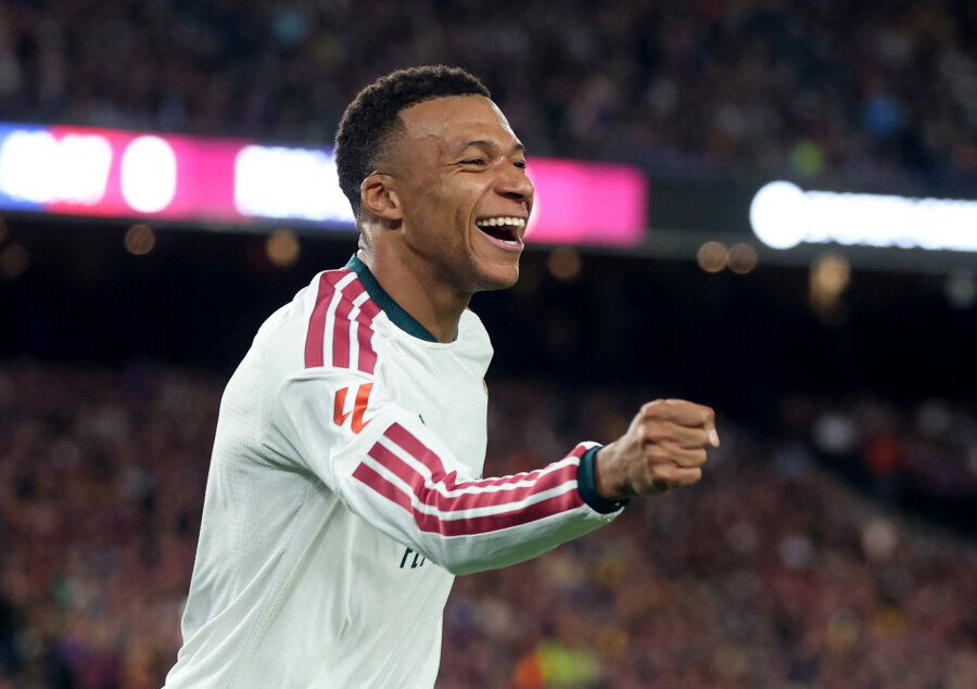 K. Mbappé joins the list of Real Madrid's best forwards